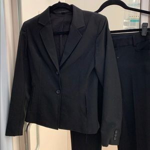 Women’s Express Suit